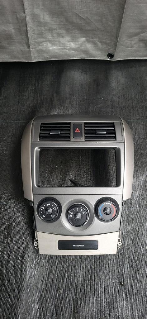 CONSOLA DE RADIO TOYOTA FIELDER 2006-2012 WAGON NZE141G ZRE144G