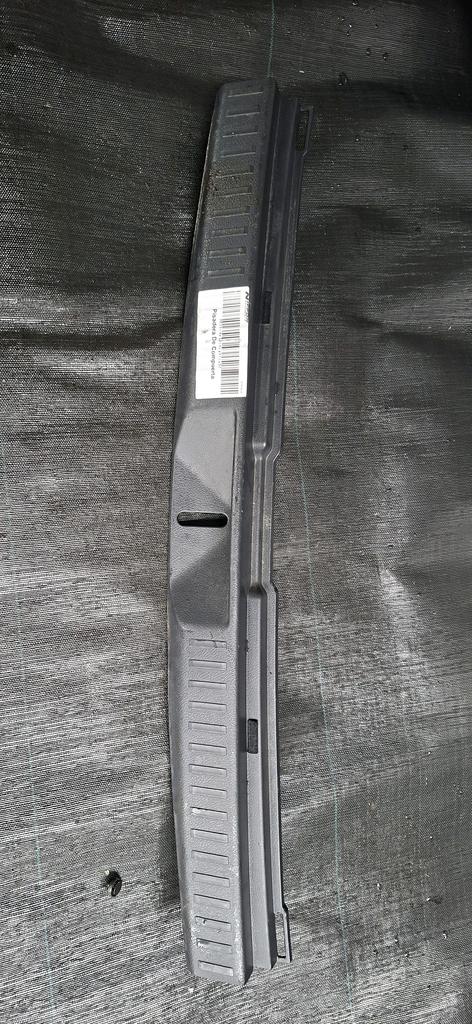 PISADERA DE COMPUERTA TOYOTA FIELDER 2006-2012 WAGON NZE141G ZRE144G