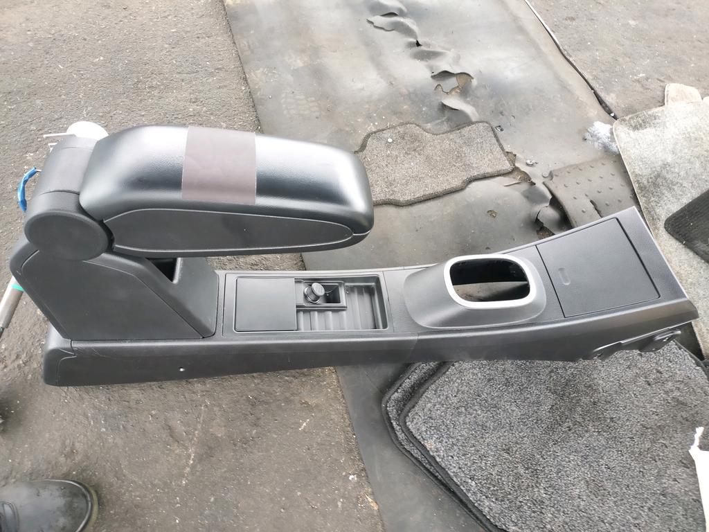 CONSOLA DE PALANCA CAMBIO NISSAN TIIDA 2004-2012 HATCHBACK C11 JC11
