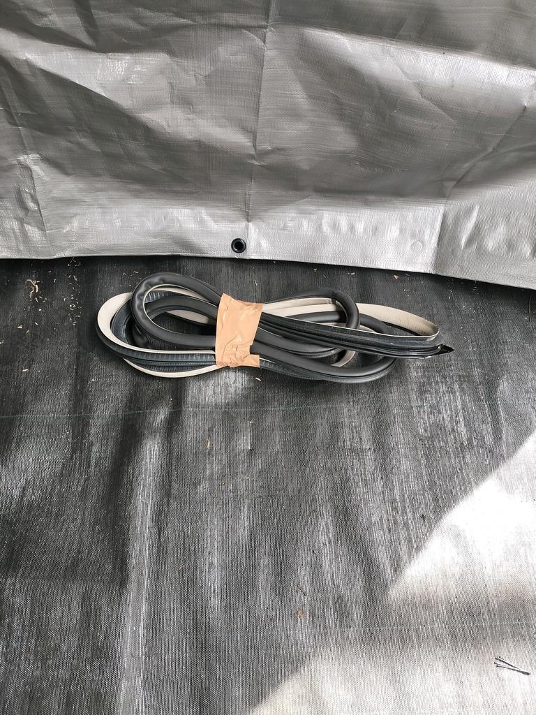 JEBE DE MALETERA NISSAN TIIDA 2004-2012 SEDAN SC11 SJC11