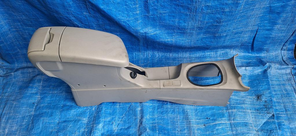 CONSOLA DE PALANCA CAMBIO TOYOTA BELTA 2005-2012 SEDAN KSP92 SCP92