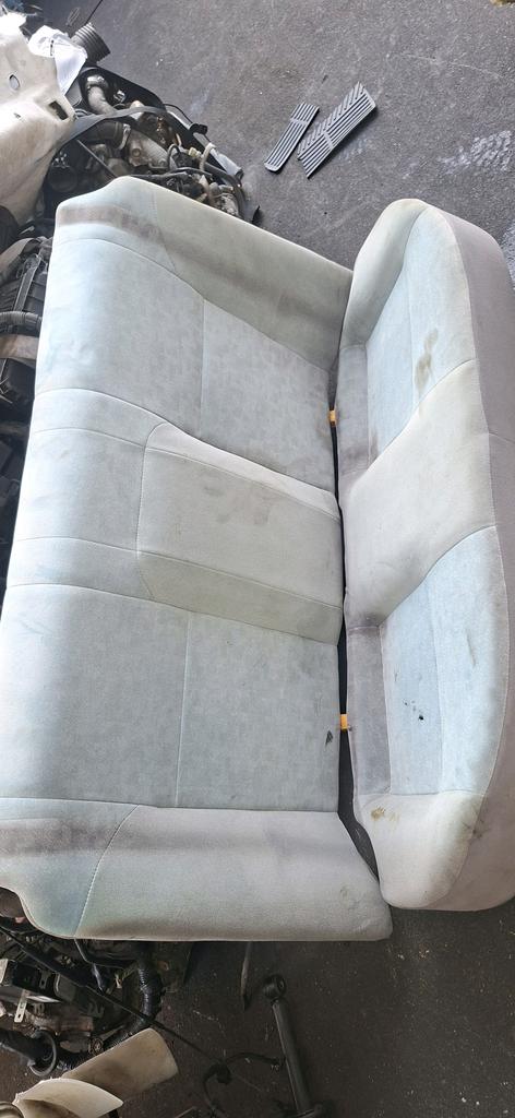 ASIENTO POSTERIOR DE AUTO NISSAN SUNNY 1998-2004 SEDAN B15 SB15