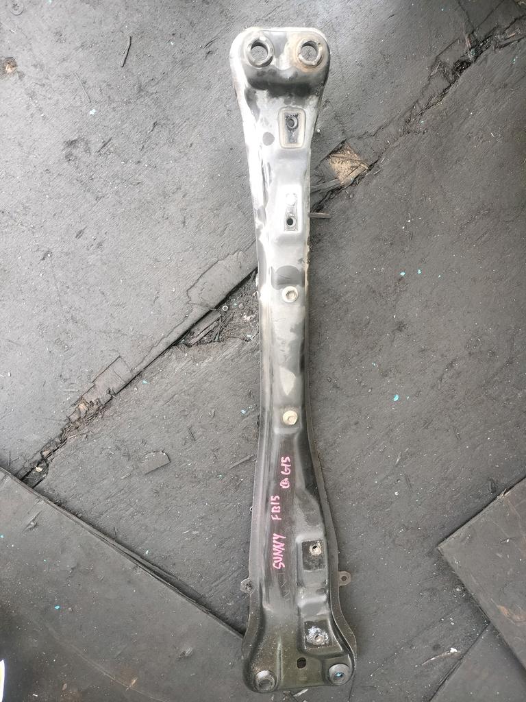 PUENTE TRANSVERSAL DE MOTOR NISSAN SUNNY 1998-2004 SEDAN B15 SB15