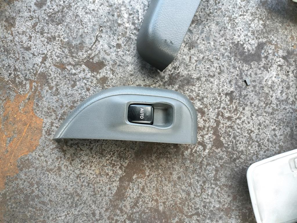 CONTROL SIMPLE DE LEVANTA LUNA TOYOTA RAUM 2003-2011 HATCHBACK NCZ20 NCZ25