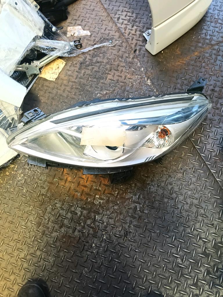 FARO DELANTERO LH MAZDA PREMACY 2010-2018 MINIVAN CWEFW CWFFW