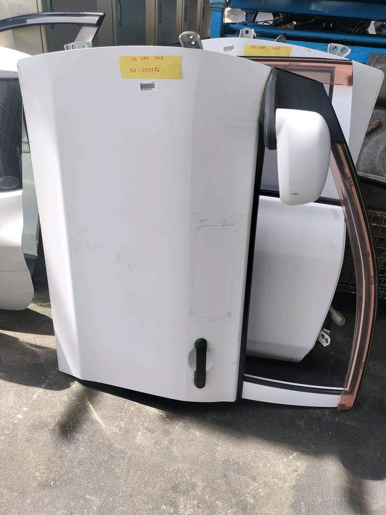 PUERTA DELANTERA LH NISSAN AD VAN 2006-2021 VAN VY12 Y12