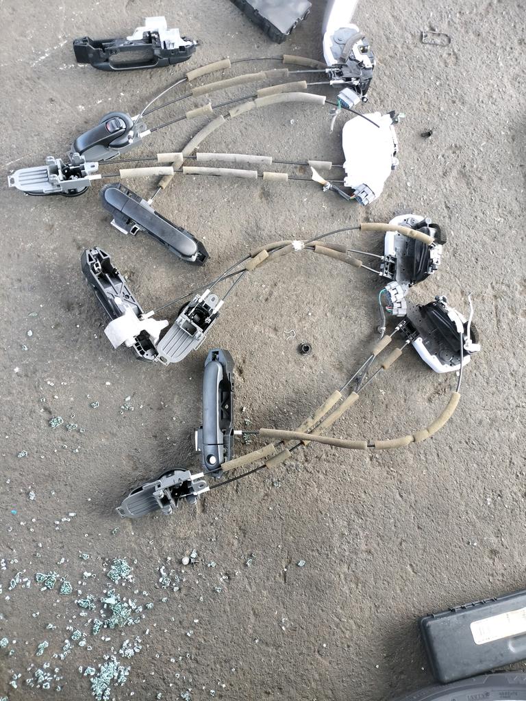 HALADOR DE PUERTA INTERIOR NISSAN AD VAN 2006-2021 VAN VY12 Y12