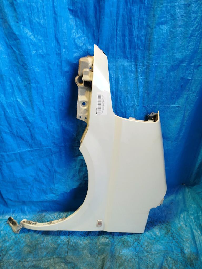 GUARDAFANGO LH NISSAN SERENA 1999-2005 MINIVAN C24 VNC24