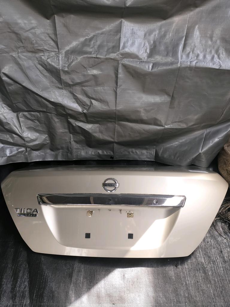 MALETERA NISSAN TIIDA 2004-2012 SEDAN SC11 SJC11
