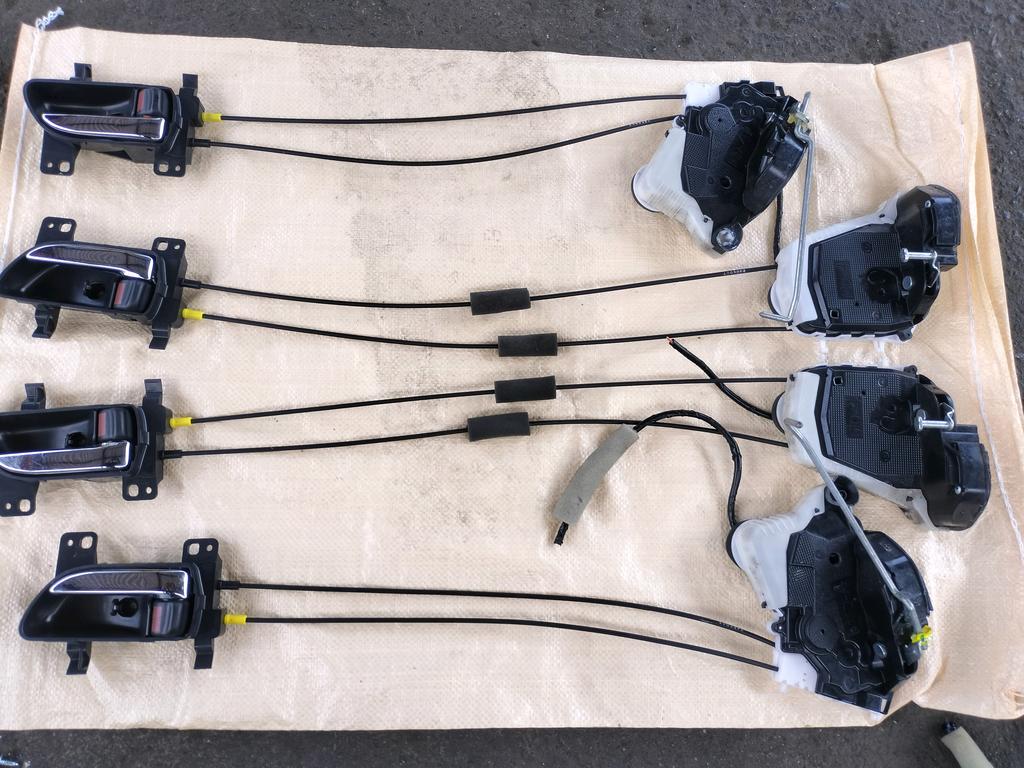 HALADOR DE PUERTA INTERIOR SUBARU IMPREZA SPORTS 2011-2016 HATCHBACK GP2 GP7