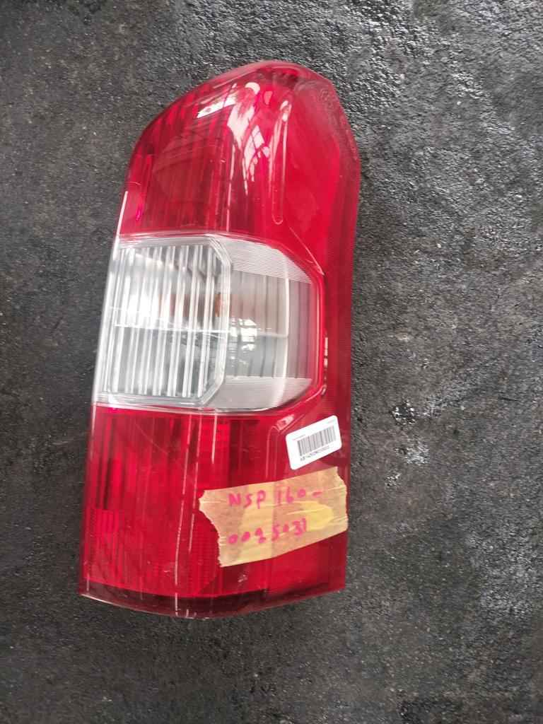 FARO POSTERIOR RH TOYOTA PROBOX 2014-2026 WAGON NCP160V NSP160V