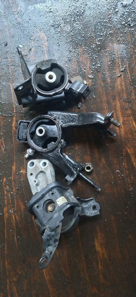 SOPORTE DE MOTOR TOYOTA SPACIO 2001-2007 MINIVAN NZE121 ZZE124N