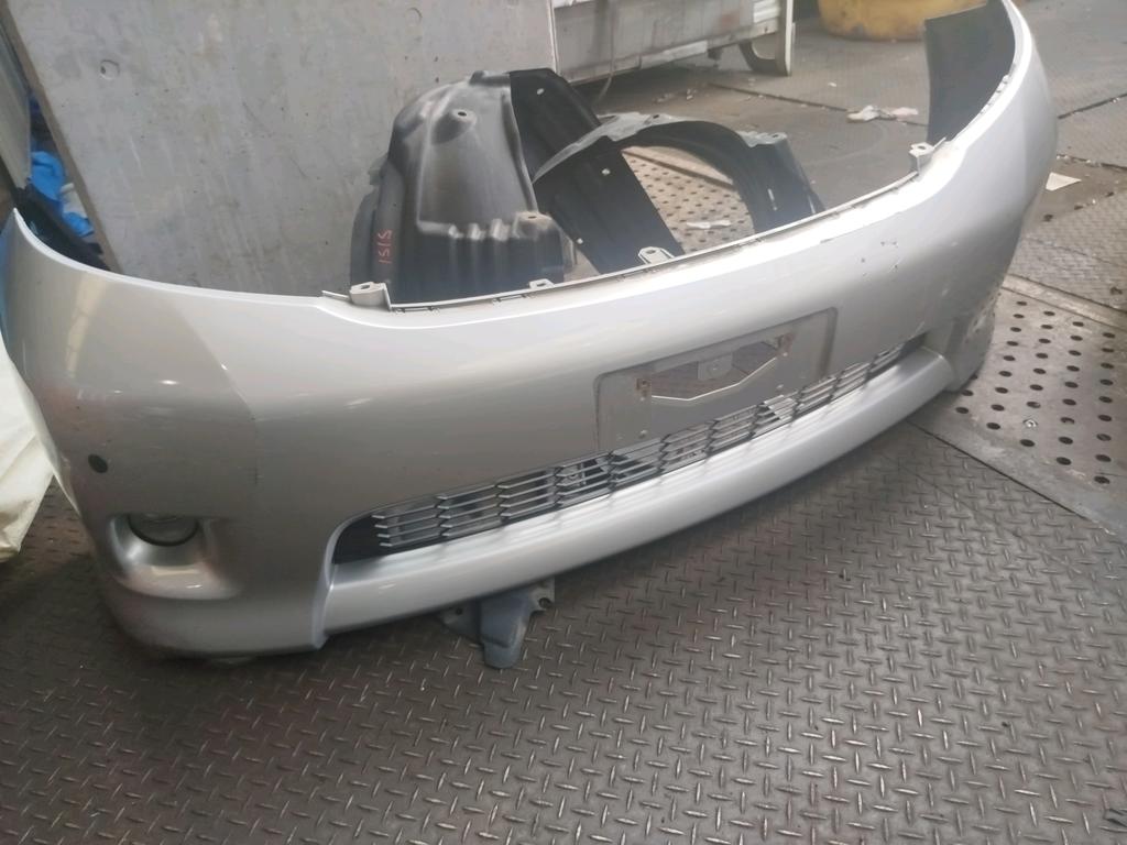 PARACHOQUE DELANTERO TOYOTA ISIS 2004-2017 MINIVAN ANM10W ZGM15W