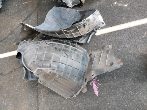 [3FBA4R] PLASTICO DE GUARDAFANGO PAR NISSAN WINGROAD 2005-2018 WAGON Y12 JY12