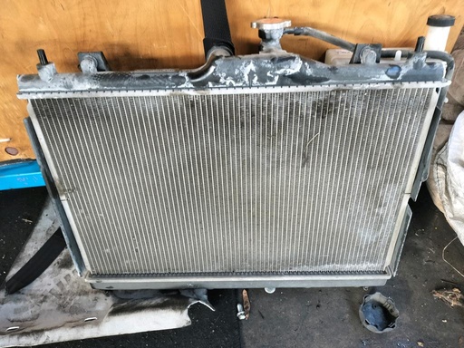 [77QVCX] RADIADOR GASOLINERO NISSAN AD VAN 2006-2021 VAN VY12 Y12