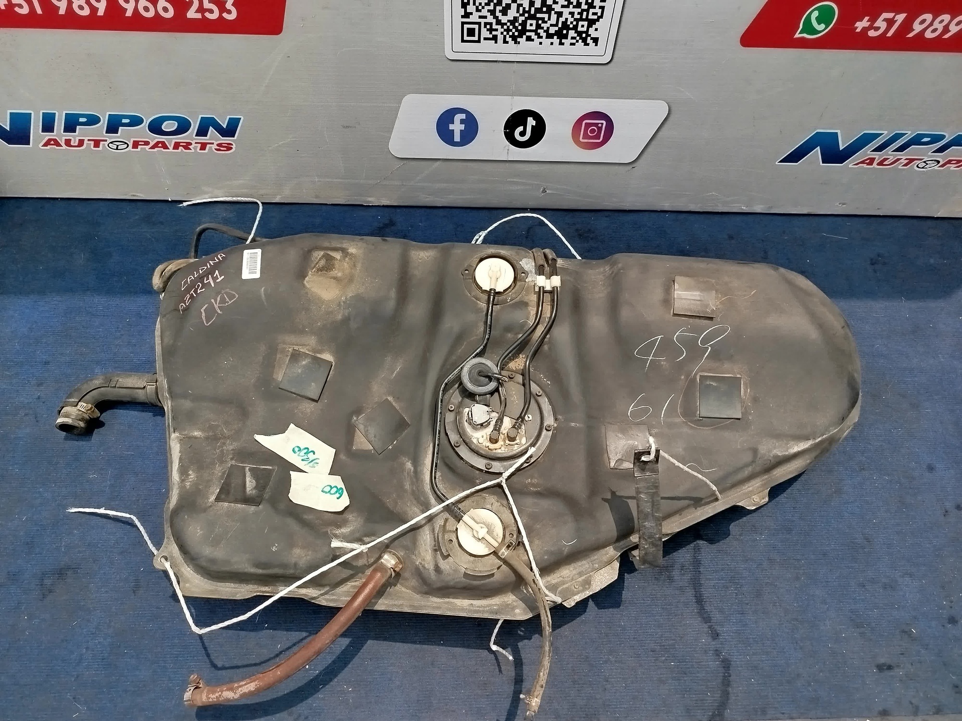PUERTA TANQUE DE GASOLINA TOYOTA CALDINA 2002-2007 AZT241W ZZT241W