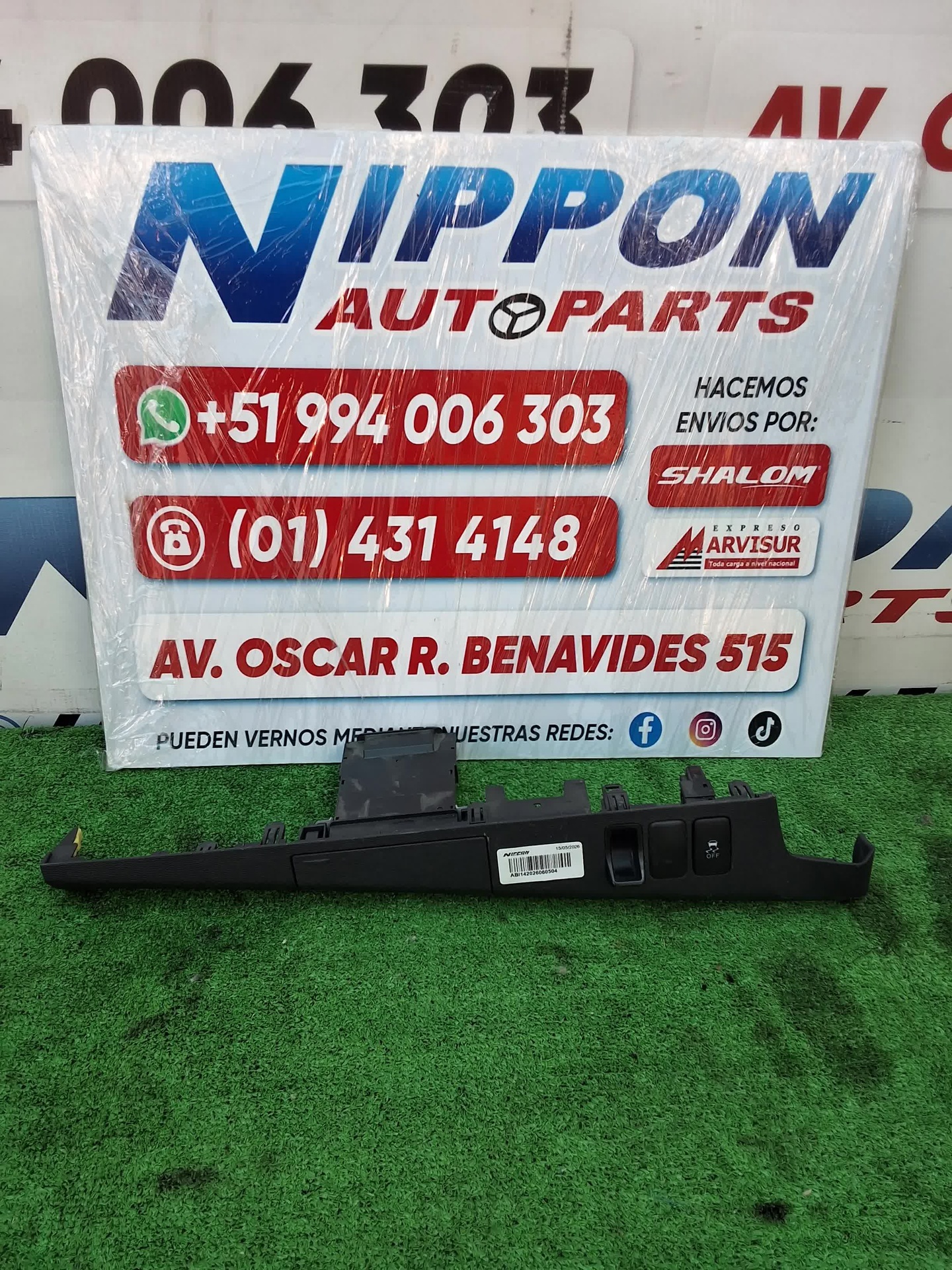 PLASTICO INTERIOR TOYOTA ISIS 2004-2017 ZGM10 ZGM11