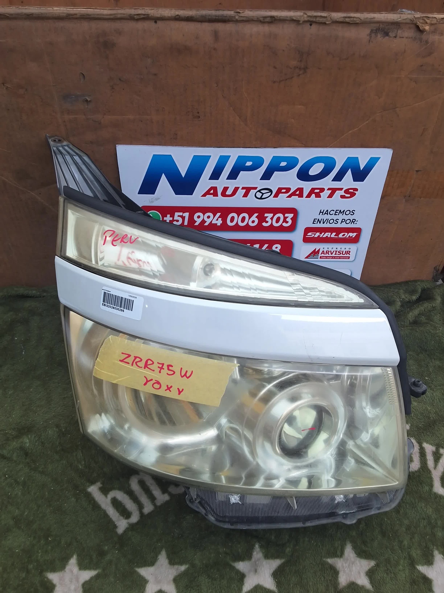 FARO DELANTERO TOYOTA VOXY 2007-2014 ZRR70G ZRR70W 28203 RH