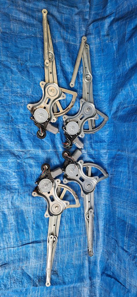 CREMALLERA DE PUERTA ELECTRICA TOYOTA WISH 2003-2009 WAGON ANE10G ZNE14G