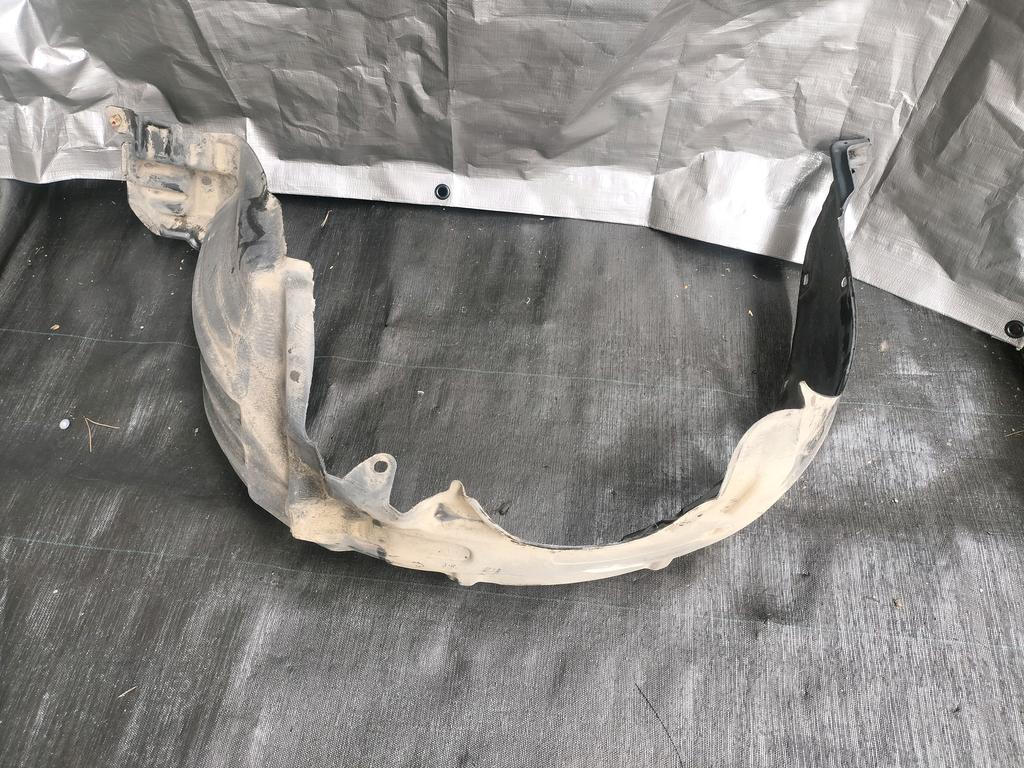 PLASTICO DE GUARDAFANGO LH TOYOTA SIENTA 2003-2015 MINIVAN NCP81G NCP85G