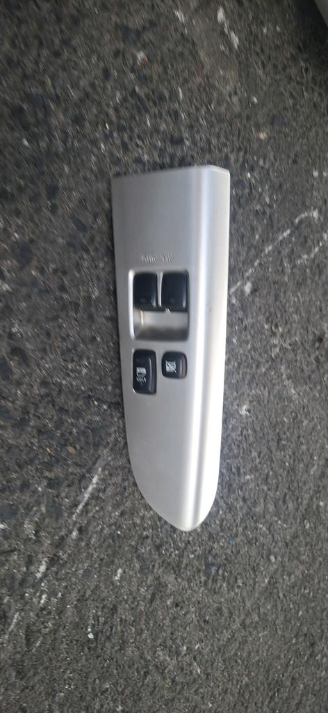 CONTROL MULTIPLE DE LEVANTA LUNA TOYOTA PORTE 2004-2012 HATCHBACK NNP10 NNP15
