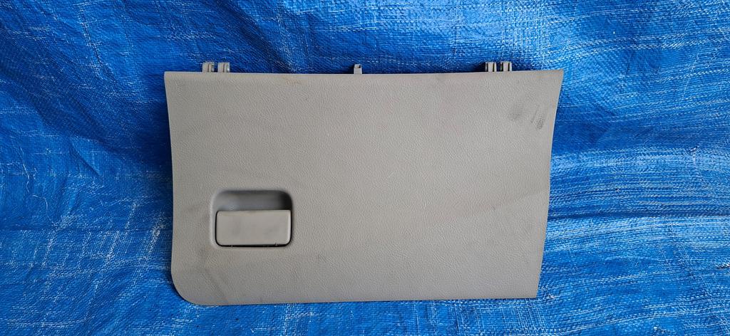 GUANTERA TOYOTA BELTA 2005-2012 SEDAN KSP92 SCP92