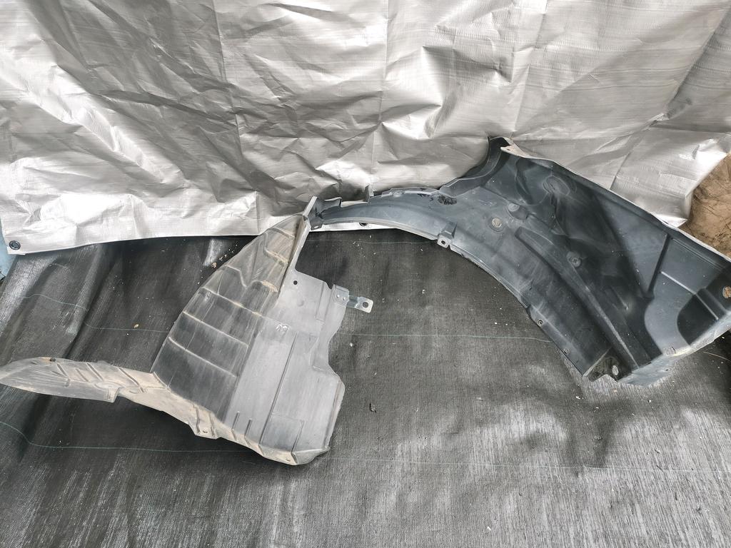 PLASTICO DE GUARDAFANGO LH NISSAN TIIDA 2004-2012 SEDAN SC11 SJC11