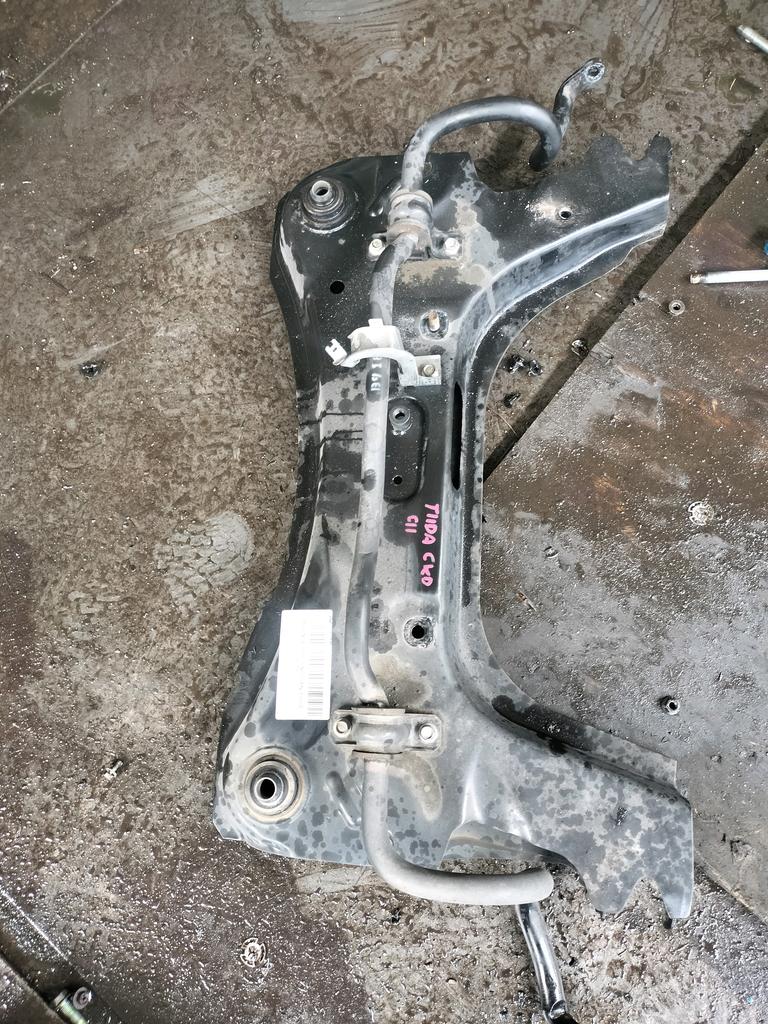 PUENTE TRANSVERSAL DE MOTOR NISSAN TIIDA 2004-2012 SEDAN SC11 SJC11