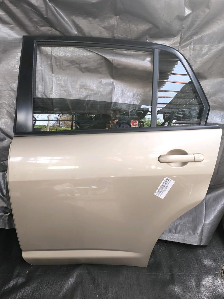 PUERTA POSTERIOR LH NISSAN TIIDA 2004-2012 SEDAN SC11 SJC11