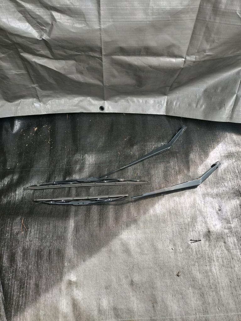 PLUMILLA LIMPIAPARABRISA PAR NISSAN TIIDA 2004-2012 SEDAN SC11 SJC11