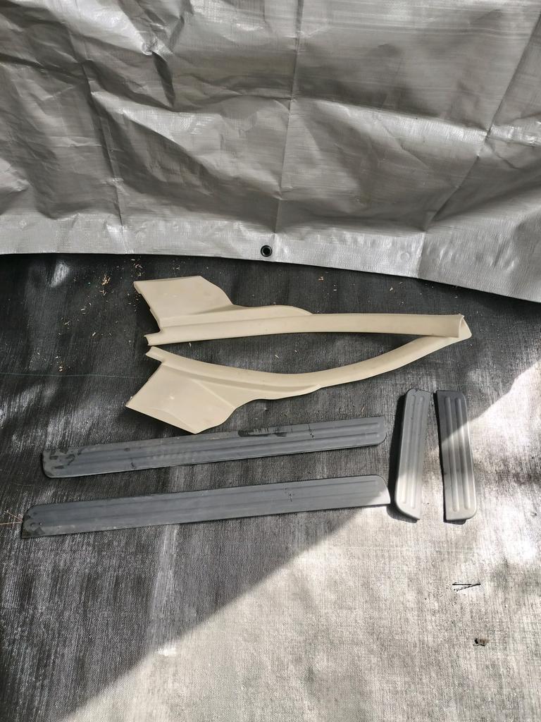 PISADERA DE PUERTA NISSAN TIIDA 2004-2012 SEDAN SC11 SJC11