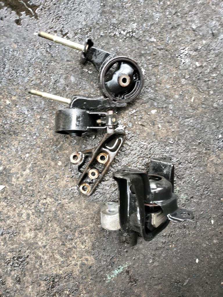SOPORTE DE MOTOR TOYOTA WILL CYPHA 2002-2005 HATCHBACK NCP70 NCP75