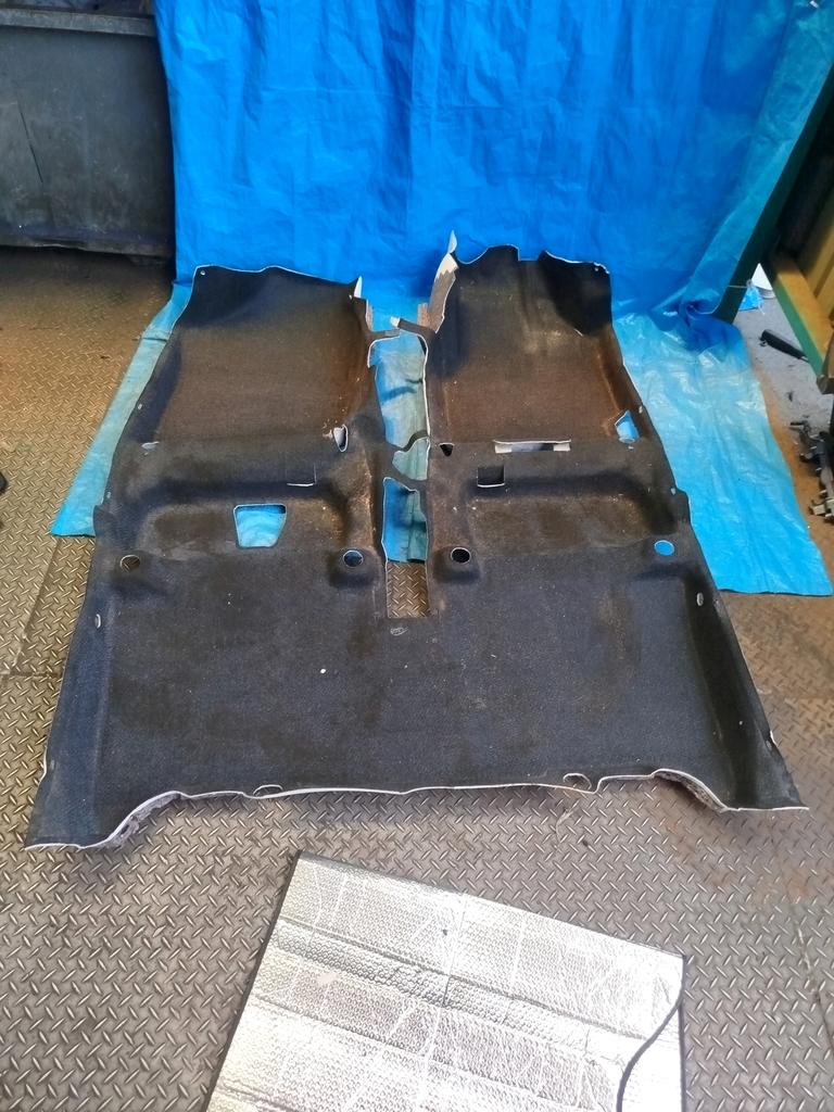 ALFOMBRA DE SALON AUTO TOYOTA BELTA 2005-2012 SEDAN KSP92 SCP92
